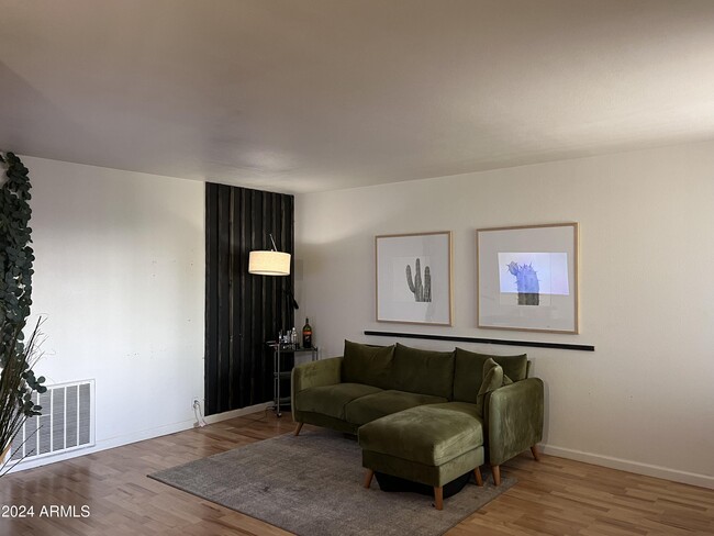 Photo - 1702 W Tuckey Ln Apartment Unit 218