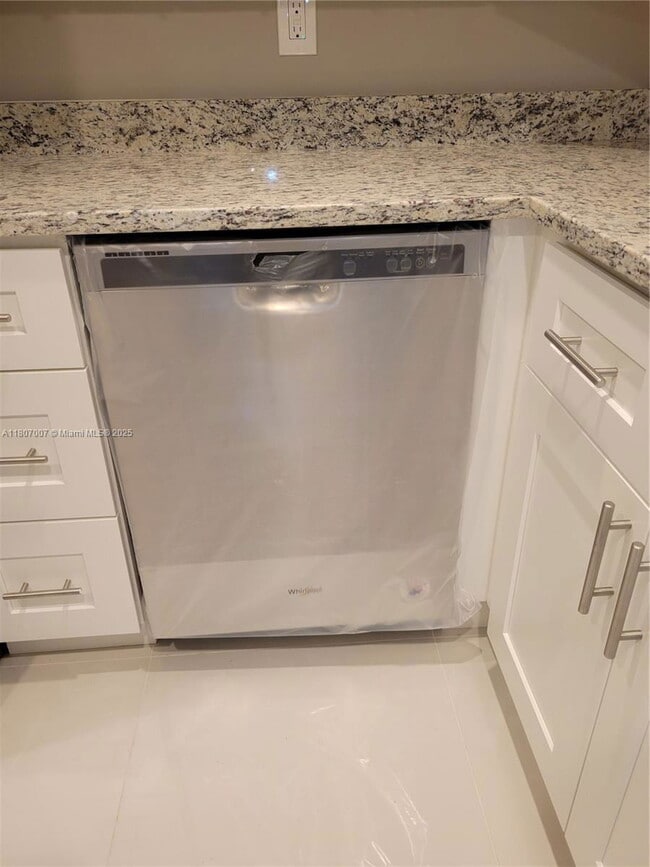 Photo - 470 NW 20th St Unit 1040A