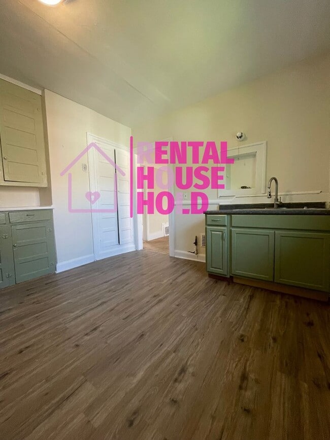 Photo - 5065-5067 Linsdale St. Unit 5067