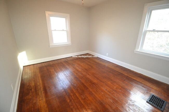 Photo - Recently updated 2 bedroom home Close to Mt. Echo park