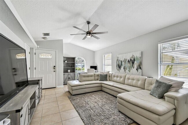 Photo - 1763 Montana Ave NE