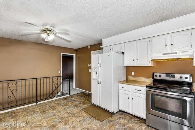 Photo - 3 br, 2 bath House - 9419 E Bluestem St