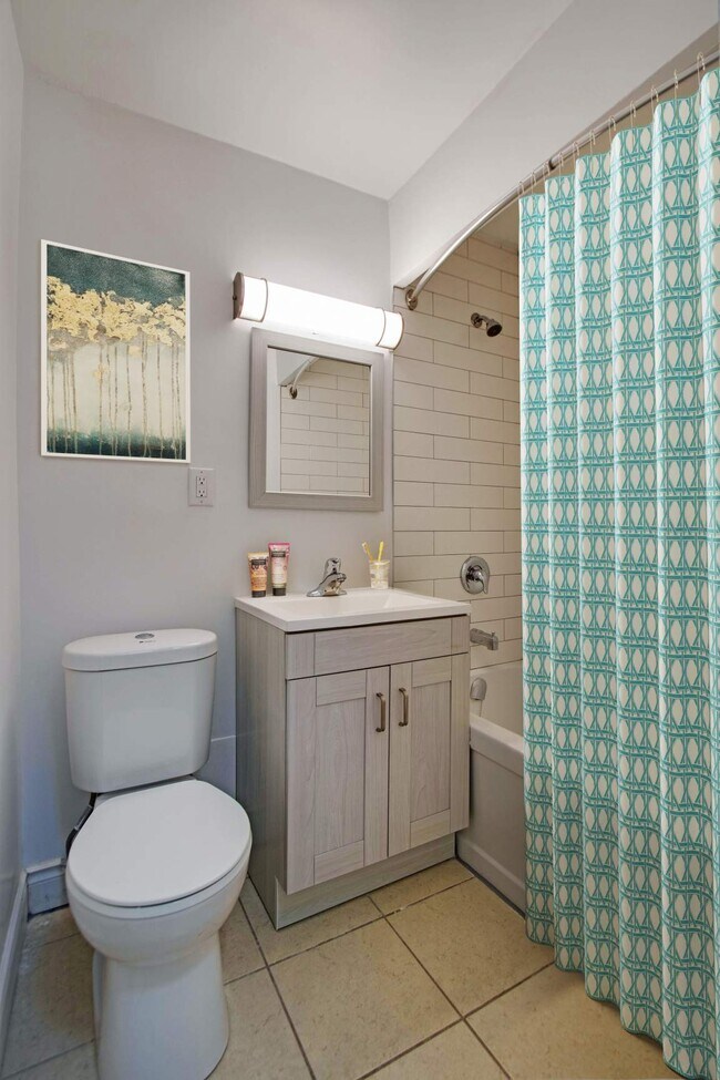 Photo - 640 Roselawn Ave