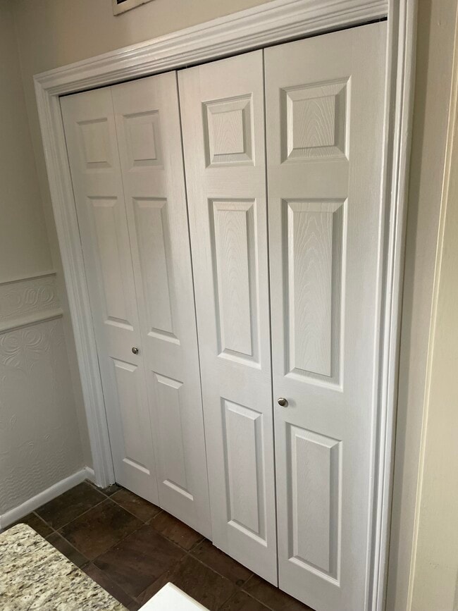 Photo - 2727 Briarhurst Dr Unit 15