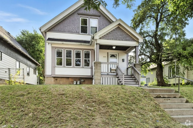 Building Photo - 3279 N 28th St Rental