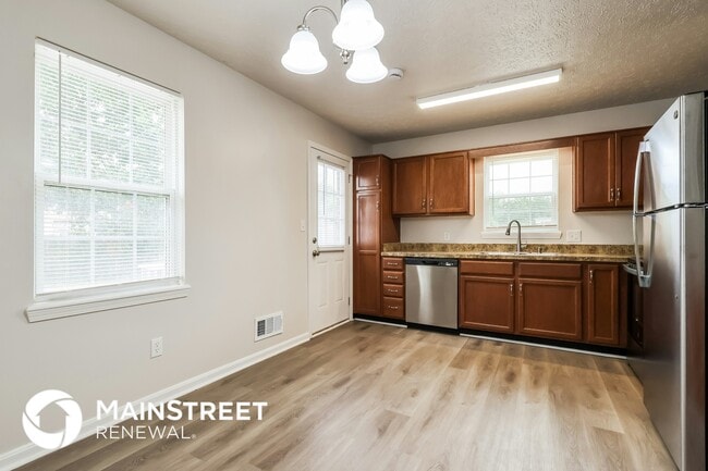 Photo - 212 Tecumseh Dr