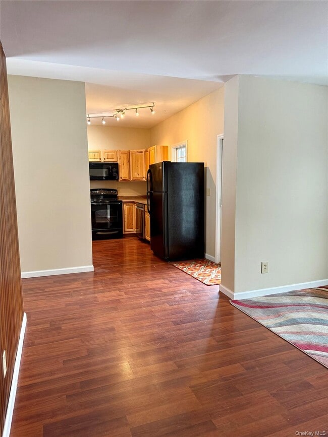 Photo - 91-97-97 Sawmill Rd