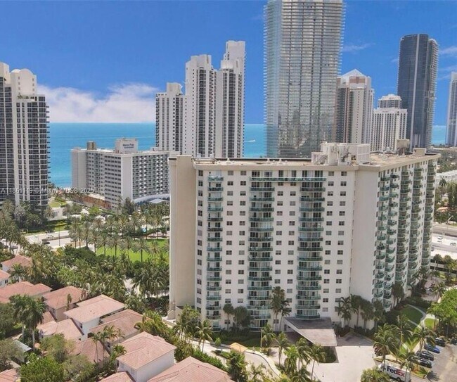 Photo - 19370 Collins Ave Unit 426