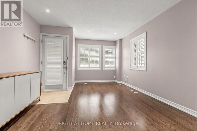 Photo - 2628 Bur Oak Ave