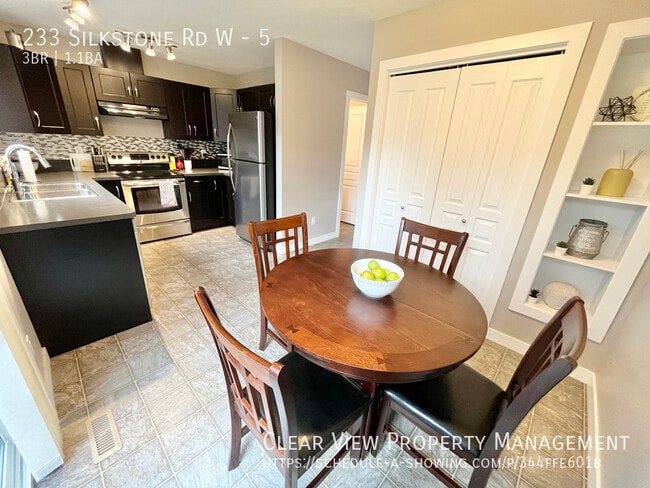 Photo - Beautiful 3 bedroom, 1.5 bathroom condo in Copperwood! Unit 5