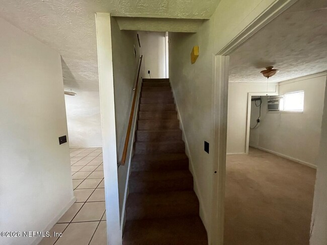 Photo - 231 Hopkins St