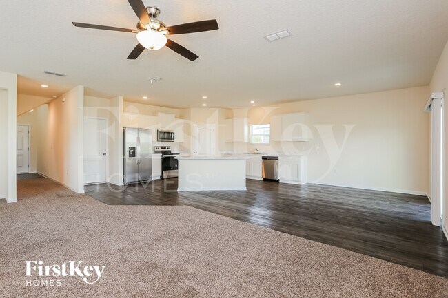 Photo - 2587 Beachview Dr