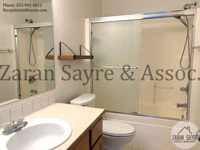 Photo - 178- Great 3 Bedroom Townhouse Condo in Milton!