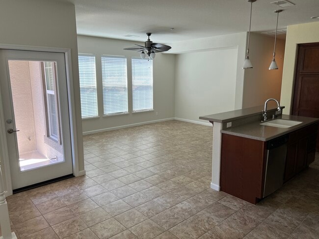 Photo - 207 W La Flor Ln