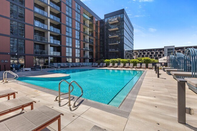 Sparkling Outdoor Pool at The Mason Apartments in Chicago, IL 60607