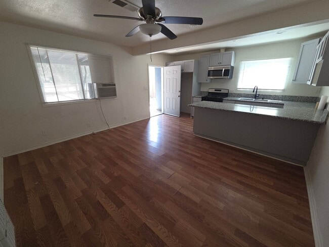 9531 E Ave T-12