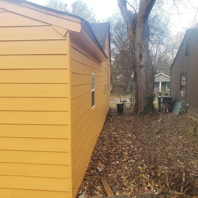 Photo - 3189 Yale Ave