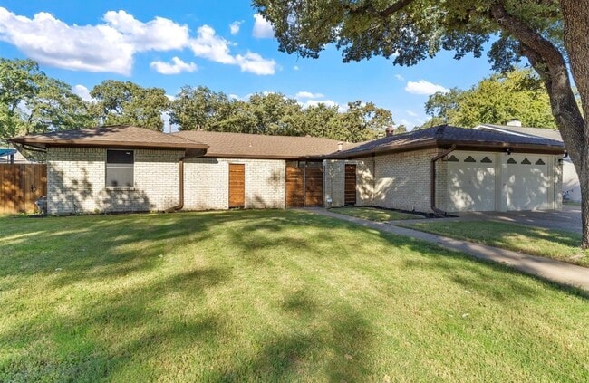 Building Photo - 1521 Oak Creek Dr Rental