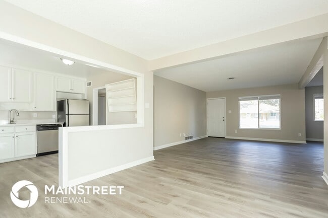 Photo - 1156 Troy St
