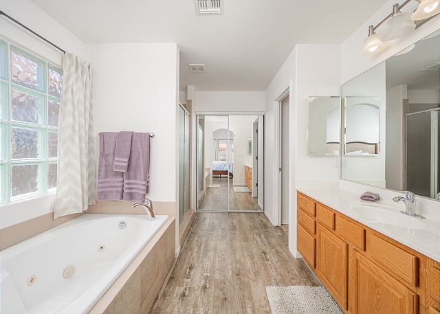 Photo - 2459 N Ridge Ave