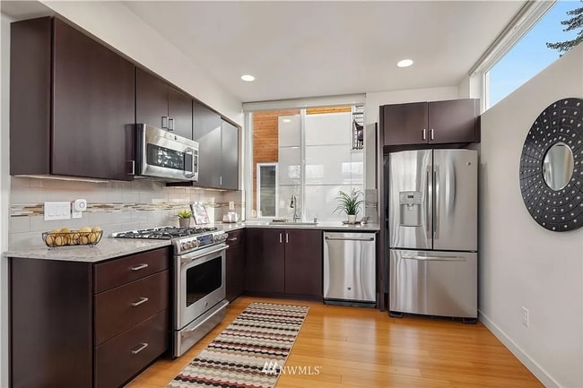 Photo - 4214 Linden Ave N