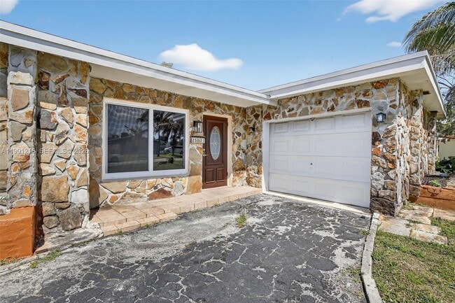 Photo - 2521 NW 72nd Ave