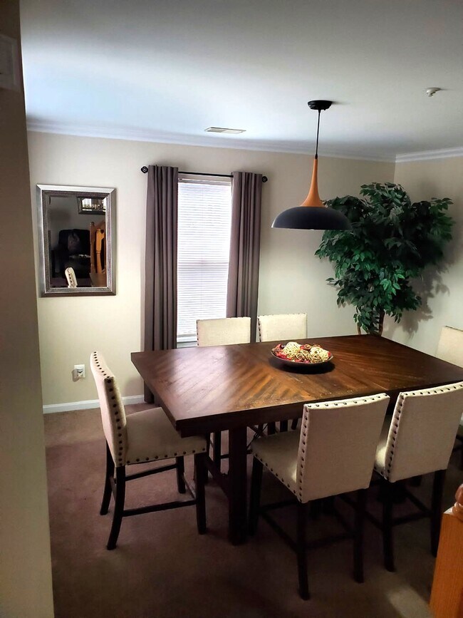 Photo - 16420 Ellipse Ter