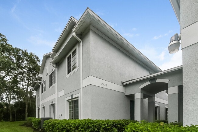 Building Photo - 7131 Waterside Dr