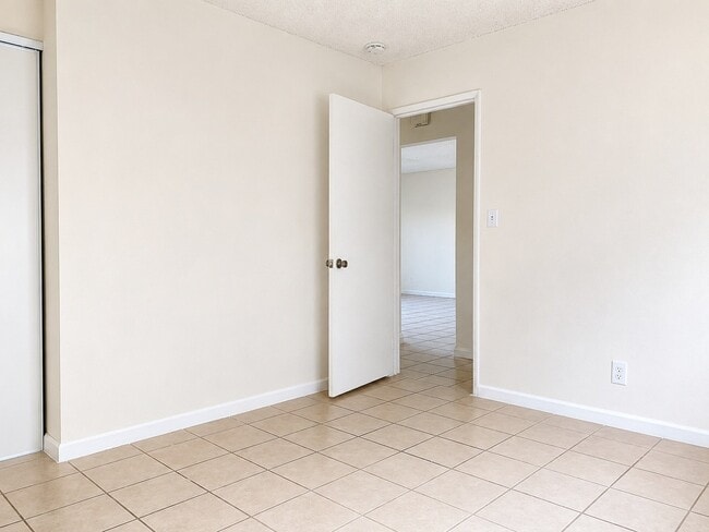 Photo - 3411 W Orange Ave Unit 1