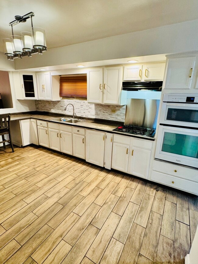 Photo - 4342 S Wells St