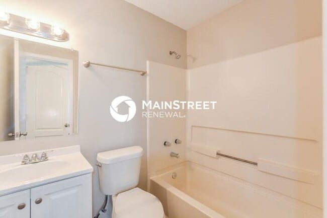 Photo - 3 Bedroom Pet-Friendly Home in DELAND, FL with Main Street Renewal