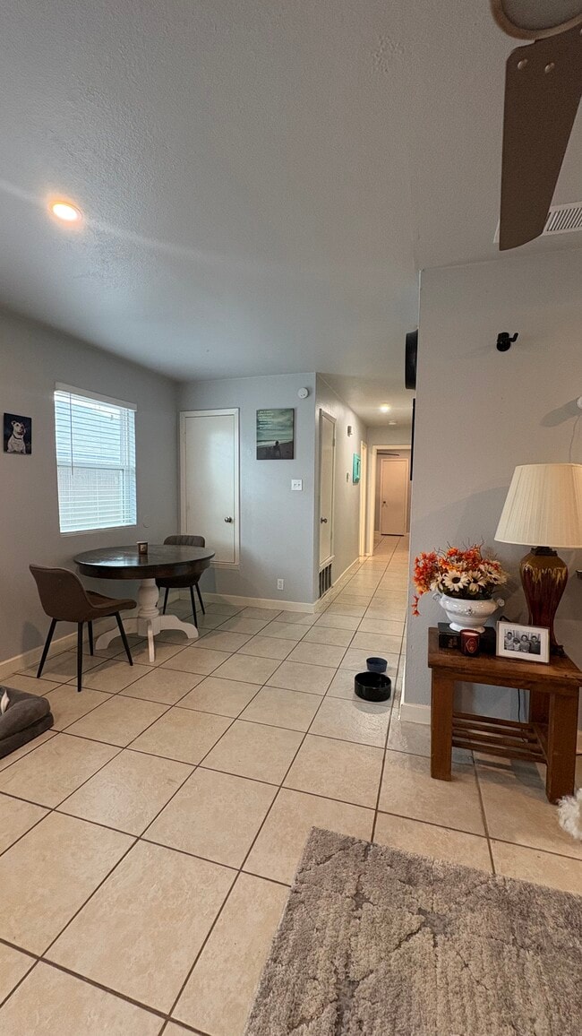 Photo - 6809 Blue Dawn Trl Unit A