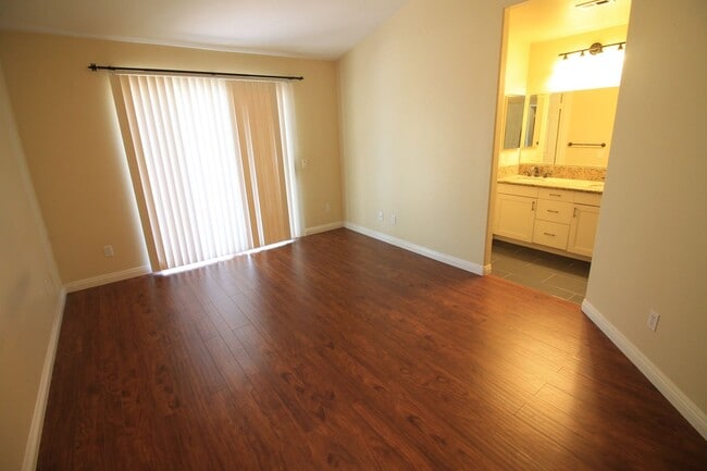 Photo - 2 bedroom end unit townhouse