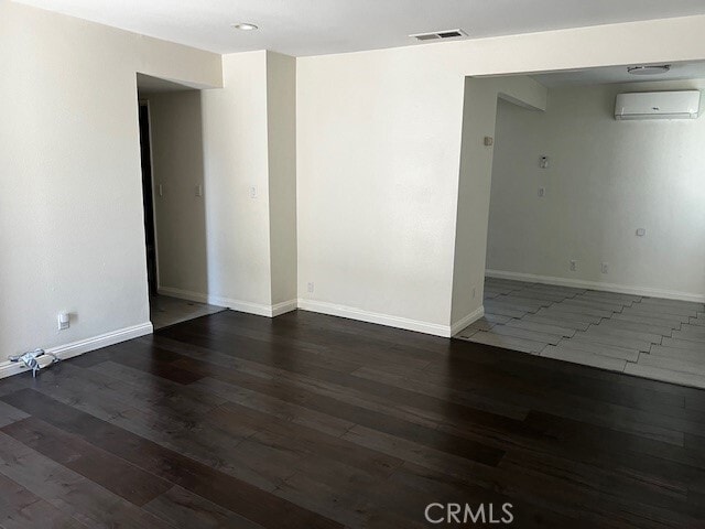 Photo - 8036 Whitmore St