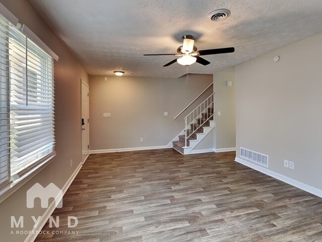 Photo - 229 Baker St Unit C