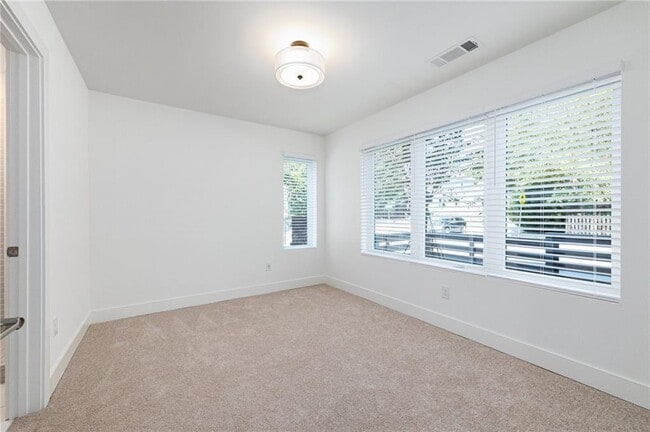 Photo - 1540 Millwood Pl