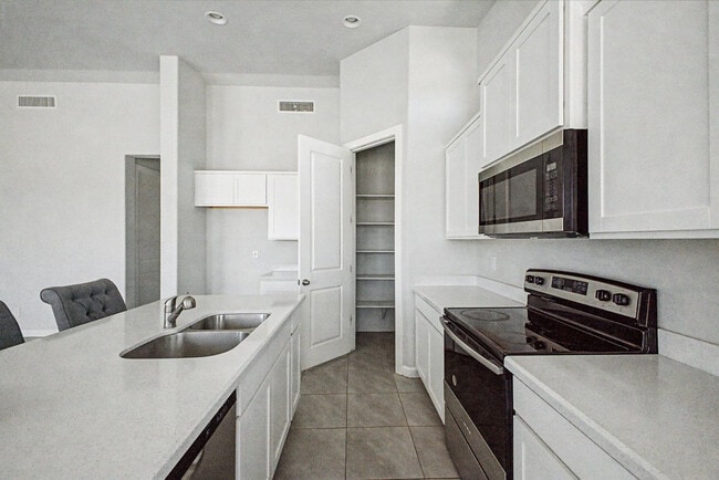 Building Photo - 13316 S 190th Ave