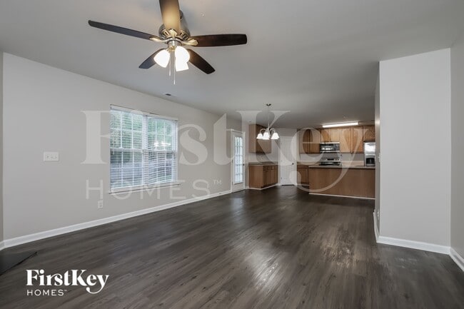 Photo - 612 Brassfield Dr