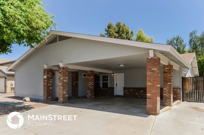 Photo - 555 N Elm