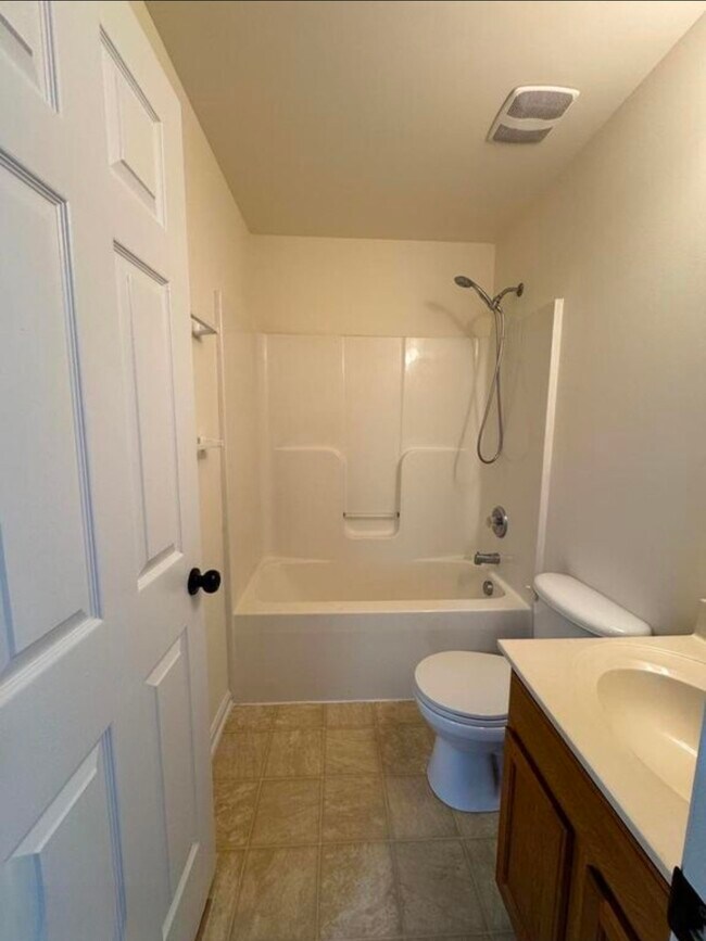 241 Cambridge St Unidad B