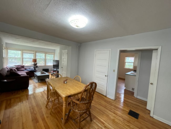2529 Pleasant Ave Unit 2