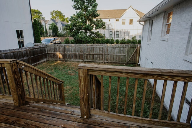 Photo - 1100 Grandview Dr