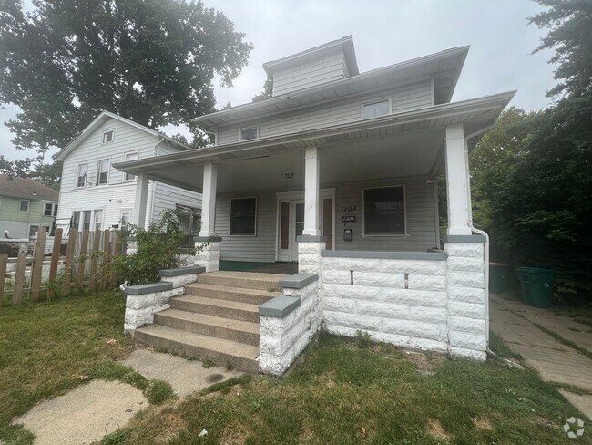 Building Photo - 1205 E Converse St Unit Front Rental