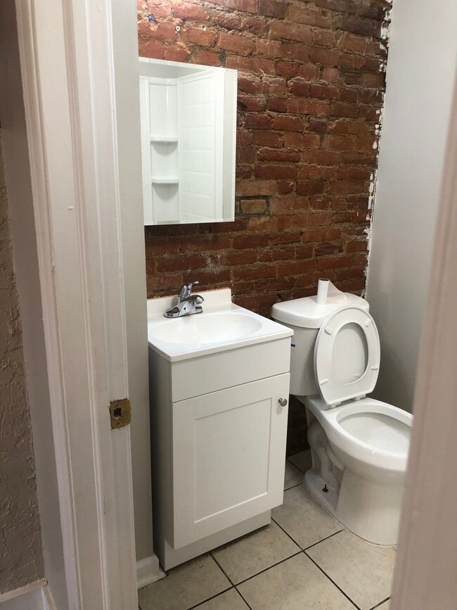 Photo - 203 DeKalb St Unit 2