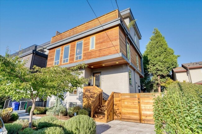 Photo - $500 off first month! Spacious, light-fill... Unit N Concord