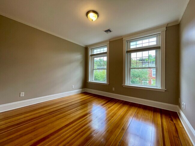 Photo - 5 Strathmore Rd Unit 3