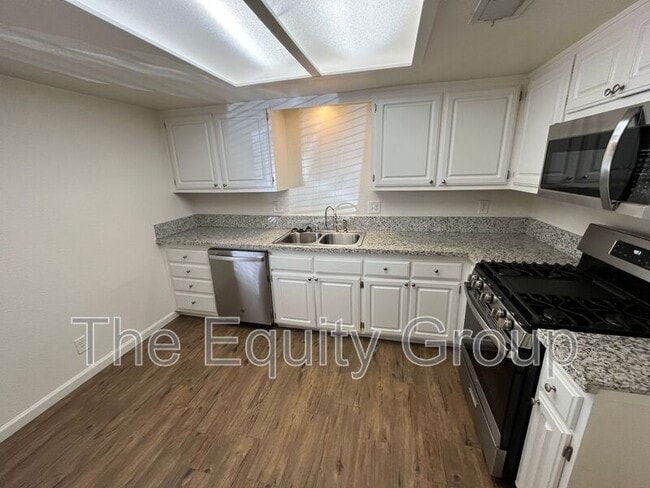 Photo - 3928 W Meadow Ave