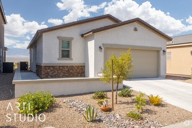 Building Photo - Beautiful Home on Parliament Pt With Spect...
