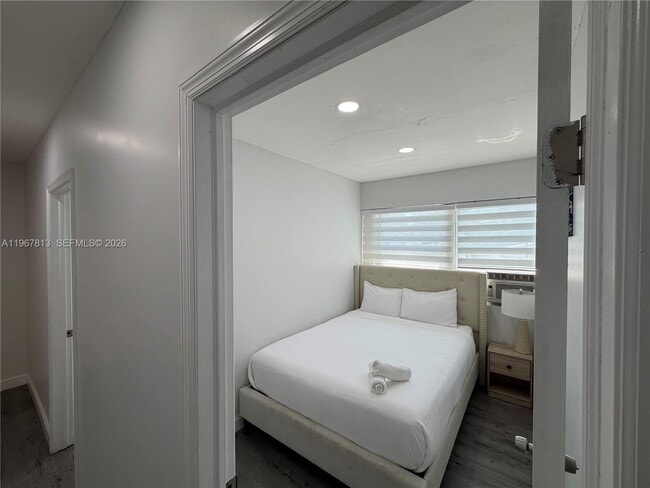 Photo - 10002 E Bay Harbor Dr Unit 6