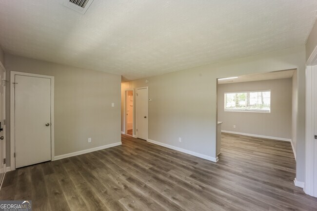 Photo - 8143 Huntington Dr